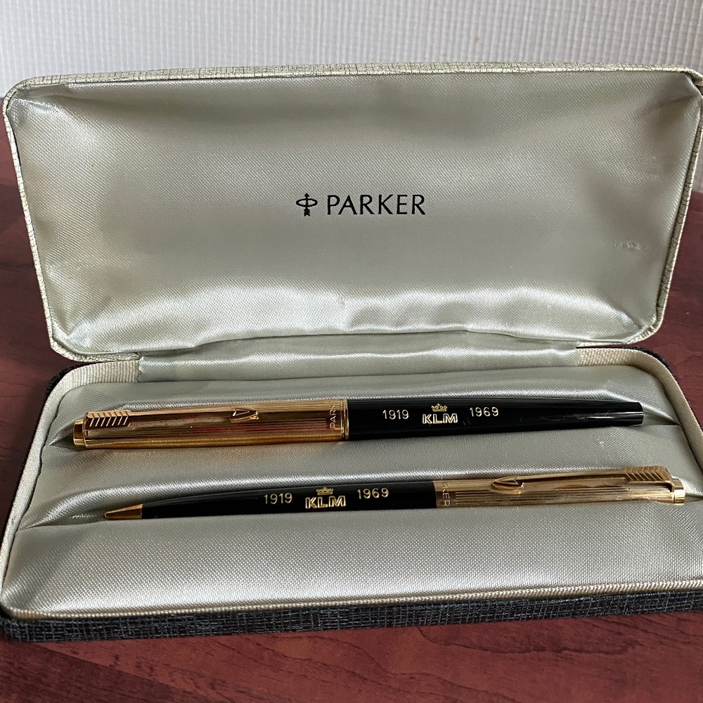 Vintage Parker45 Deluxe KLM Royal Dutch Airlines Fountain Pen & Pencil Set-Boxed